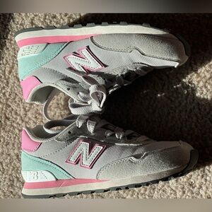 Girls Grey/Pink New Balance Size 13